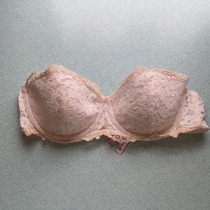 New white lace strapless bra